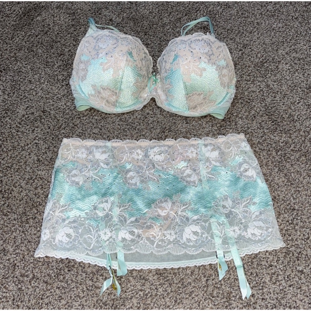 Victorias Secret Lingerie Set Mint Seafoam Green and White with Gems 36D medium